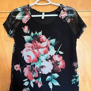 MTS women’s top